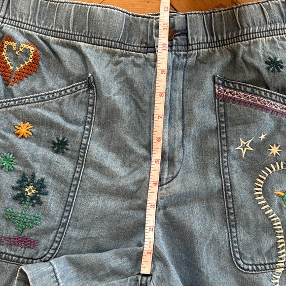 Johnny Was Lyonne Pull On Short Medium 30” EUC embroidered Jean shorts - Picture 12 of 13